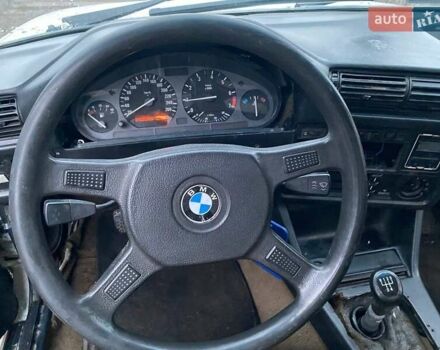 Белый БМВ 3 Серия, объемом двигателя 2.5 л и пробегом 300 тыс. км за 1400 $, фото 18 на Automoto.ua
