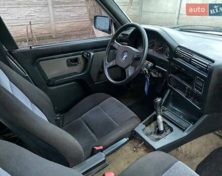 Белый БМВ 3 Серия, объемом двигателя 2.5 л и пробегом 300 тыс. км за 1400 $, фото 15 на Automoto.ua