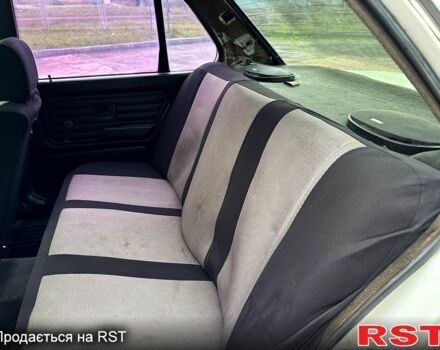 Білий БМВ 3 Серія, об'ємом двигуна 2.4 л та пробігом 300 тис. км за 1250 $, фото 11 на Automoto.ua