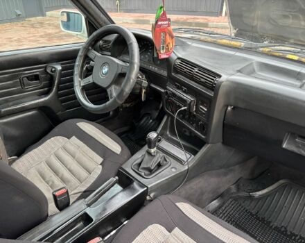 Белый БМВ 3 Серия, объемом двигателя 2.4 л и пробегом 300 тыс. км за 1250 $, фото 20 на Automoto.ua