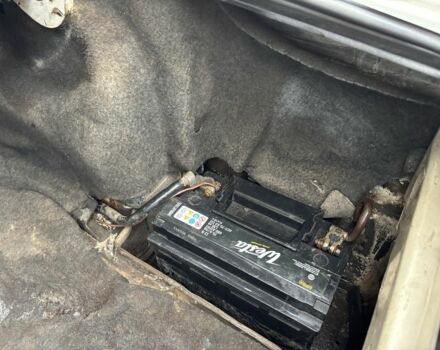 Белый БМВ 3 Серия, объемом двигателя 2.4 л и пробегом 300 тыс. км за 1250 $, фото 22 на Automoto.ua