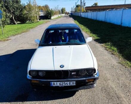 Білий БМВ 3 Серія, об'ємом двигуна 2.5 л та пробігом 300 тис. км за 3500 $, фото 4 на Automoto.ua