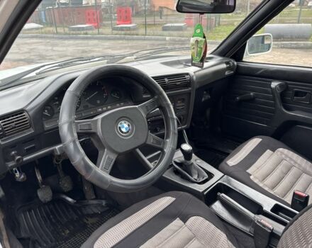 Белый БМВ 3 Серия, объемом двигателя 2.4 л и пробегом 300 тыс. км за 1250 $, фото 14 на Automoto.ua