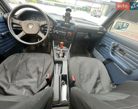 Белый БМВ 3 Серия, объемом двигателя 2.44 л и пробегом 324 тыс. км за 2400 $, фото 12 на Automoto.ua