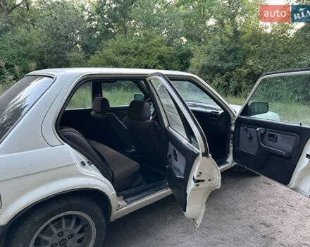 Білий БМВ 3 Серія, об'ємом двигуна 1.8 л та пробігом 500 тис. км за 1950 $, фото 8 на Automoto.ua
