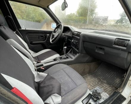 Белый БМВ 3 Серия, объемом двигателя 1.8 л и пробегом 287 тыс. км за 1499 $, фото 5 на Automoto.ua