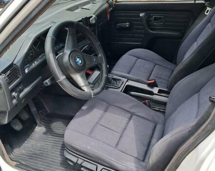 Білий БМВ 3 Серія, об'ємом двигуна 1.8 л та пробігом 1 тис. км за 3000 $, фото 4 на Automoto.ua