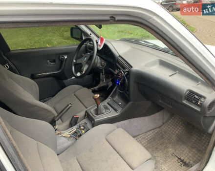 Білий БМВ 3 Серія, об'ємом двигуна 1.8 л та пробігом 300 тис. км за 2000 $, фото 7 на Automoto.ua