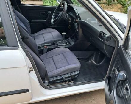 Білий БМВ 3 Серія, об'ємом двигуна 1.8 л та пробігом 1 тис. км за 3000 $, фото 2 на Automoto.ua