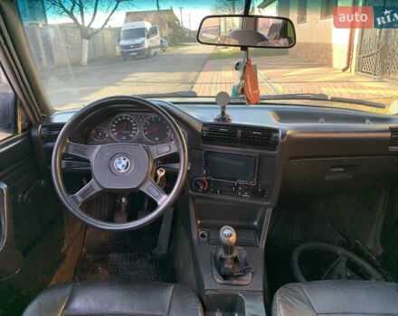 Белый БМВ 3 Серия, объемом двигателя 1.75 л и пробегом 250 тыс. км за 1100 $, фото 6 на Automoto.ua