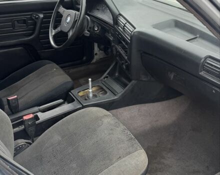 Белый БМВ 3 Серия, объемом двигателя 1.8 л и пробегом 100 тыс. км за 1500 $, фото 9 на Automoto.ua