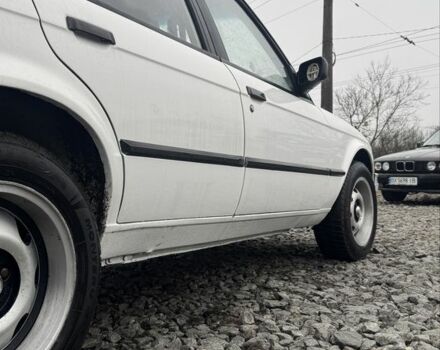 Белый БМВ 3 Серия, объемом двигателя 1.8 л и пробегом 100 тыс. км за 1500 $, фото 6 на Automoto.ua