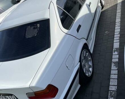 Белый БМВ 3 Серия, объемом двигателя 1.8 л и пробегом 200 тыс. км за 2700 $, фото 3 на Automoto.ua