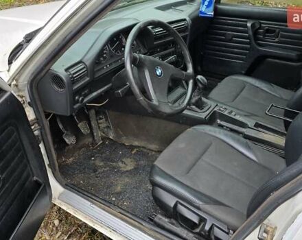 Белый БМВ 3 Серия, объемом двигателя 1.6 л и пробегом 400 тыс. км за 1500 $, фото 4 на Automoto.ua