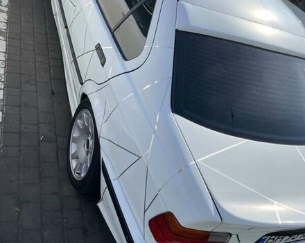 Белый БМВ 3 Серия, объемом двигателя 1.8 л и пробегом 200 тыс. км за 2700 $, фото 2 на Automoto.ua