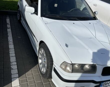 Белый БМВ 3 Серия, объемом двигателя 1.8 л и пробегом 200 тыс. км за 2700 $, фото 2 на Automoto.ua