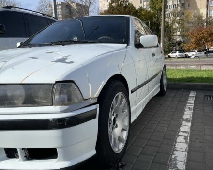 Белый БМВ 3 Серия, объемом двигателя 1.8 л и пробегом 200 тыс. км за 2700 $, фото 1 на Automoto.ua