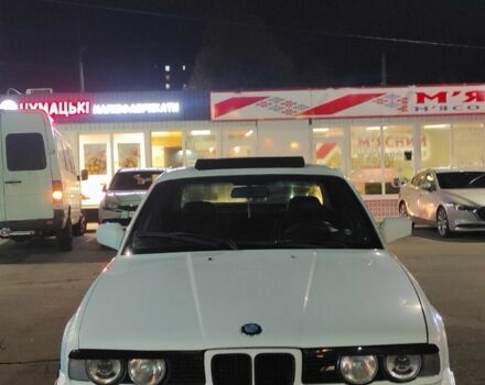 Белый БМВ 3 Серия, объемом двигателя 2 л и пробегом 5 тыс. км за 1850 $, фото 3 на Automoto.ua