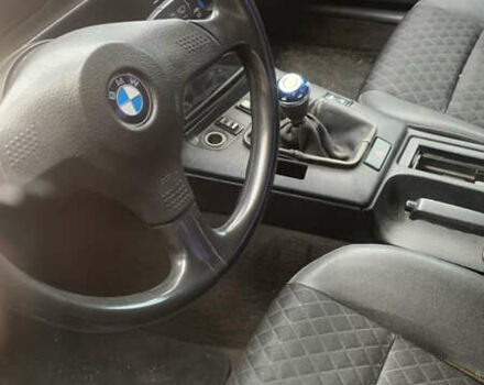 Белый БМВ 3 Серия, объемом двигателя 1.8 л и пробегом 300 тыс. км за 3000 $, фото 3 на Automoto.ua