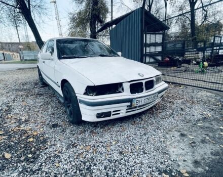 Белый БМВ 3 Серия, объемом двигателя 1.6 л и пробегом 160 тыс. км за 450 $, фото 3 на Automoto.ua