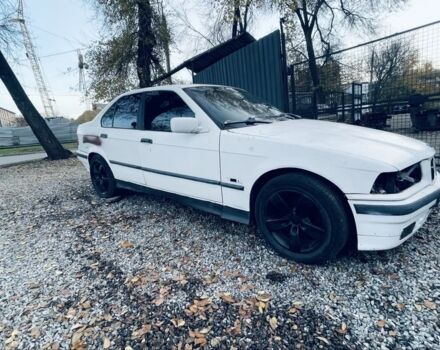 Белый БМВ 3 Серия, объемом двигателя 1.6 л и пробегом 160 тыс. км за 450 $, фото 5 на Automoto.ua