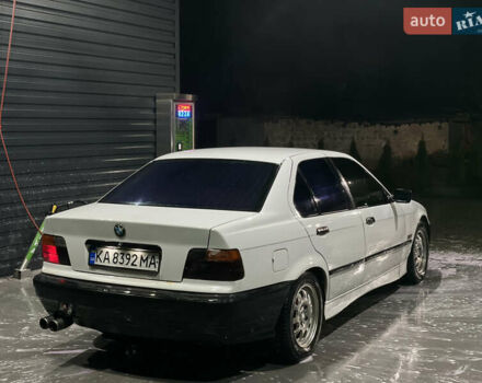 Белый БМВ 3 Серия, объемом двигателя 1.6 л и пробегом 270 тыс. км за 1800 $, фото 5 на Automoto.ua