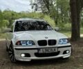 Белый БМВ 3 Серия, объемом двигателя 2.5 л и пробегом 190 тыс. км за 5000 $, фото 1 на Automoto.ua