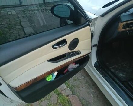 Белый БМВ 3 Серия, объемом двигателя 3 л и пробегом 295 тыс. км за 9700 $, фото 13 на Automoto.ua