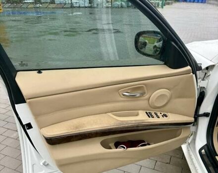 Білий БМВ 3 Серія, об'ємом двигуна 3 л та пробігом 294 тис. км за 8600 $, фото 11 на Automoto.ua
