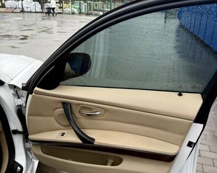 Білий БМВ 3 Серія, об'ємом двигуна 3 л та пробігом 294 тис. км за 8600 $, фото 17 на Automoto.ua