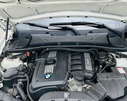 Белый БМВ 3 Серия, объемом двигателя 3 л и пробегом 235 тыс. км за 10800 $, фото 21 на Automoto.ua