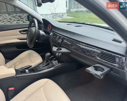 Белый БМВ 3 Серия, объемом двигателя 3 л и пробегом 276 тыс. км за 9450 $, фото 9 на Automoto.ua