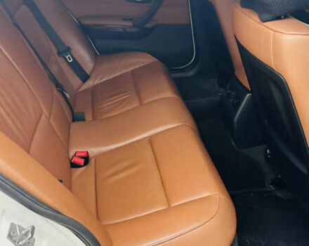 Белый БМВ 3 Серия, объемом двигателя 3 л и пробегом 235 тыс. км за 10800 $, фото 15 на Automoto.ua