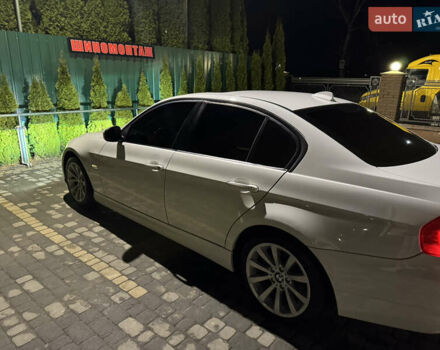 Белый БМВ 3 Серия, объемом двигателя 3 л и пробегом 248 тыс. км за 9500 $, фото 6 на Automoto.ua