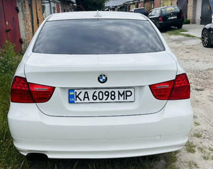 Белый БМВ 3 Серия, объемом двигателя 3 л и пробегом 235 тыс. км за 10800 $, фото 3 на Automoto.ua