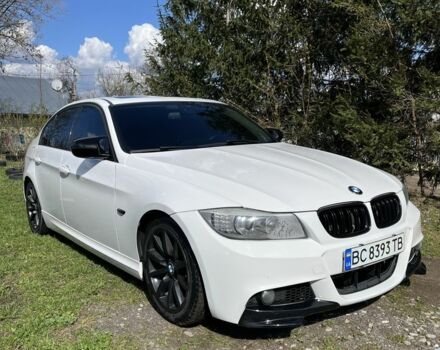 Белый БМВ 3 Серия, объемом двигателя 3 л и пробегом 215 тыс. км за 9500 $, фото 5 на Automoto.ua