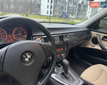 Белый БМВ 3 Серия, объемом двигателя 3 л и пробегом 276 тыс. км за 9450 $, фото 7 на Automoto.ua