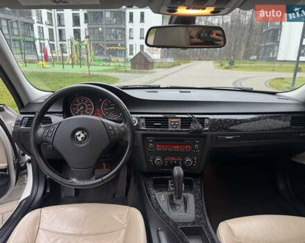 Белый БМВ 3 Серия, объемом двигателя 3 л и пробегом 276 тыс. км за 9450 $, фото 6 на Automoto.ua