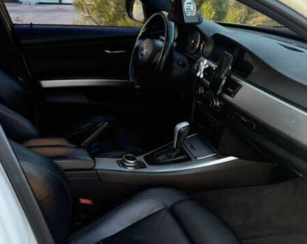 Белый БМВ 3 Серия, объемом двигателя 2 л и пробегом 225 тыс. км за 12000 $, фото 9 на Automoto.ua