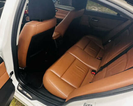 Белый БМВ 3 Серия, объемом двигателя 3 л и пробегом 235 тыс. км за 10800 $, фото 12 на Automoto.ua