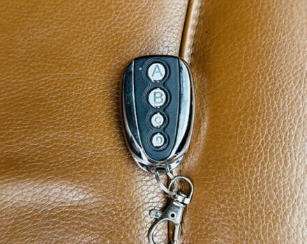 Белый БМВ 3 Серия, объемом двигателя 3 л и пробегом 235 тыс. км за 10800 $, фото 34 на Automoto.ua