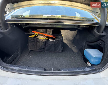 Белый БМВ 3 Серия, объемом двигателя 2 л и пробегом 141 тыс. км за 14400 $, фото 24 на Automoto.ua