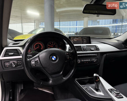 БМВ 3 Серія 2012 у Одесі на Automoto.ua Білий БМВ 3 Серія, об'ємом двигуна 2 л та пробігом 420 тис. км за 10900 $, фото 21 на Automoto.ua