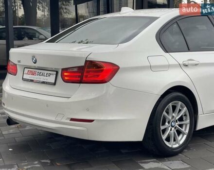 Белый БМВ 3 Серия, объемом двигателя 2 л и пробегом 101 тыс. км за 12990 $, фото 8 на Automoto.ua