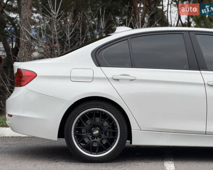 Білий БМВ 3 Серія, об'ємом двигуна 2 л та пробігом 106 тис. км за 13350 $, фото 15 на Automoto.ua