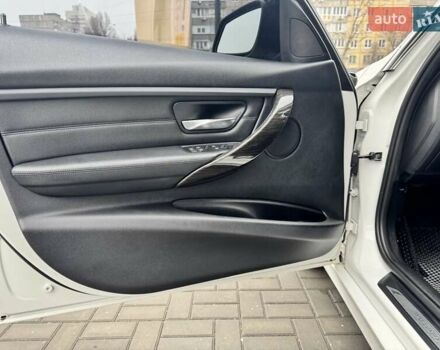 Белый БМВ 3 Серия, объемом двигателя 2 л и пробегом 74 тыс. км за 17000 $, фото 11 на Automoto.ua