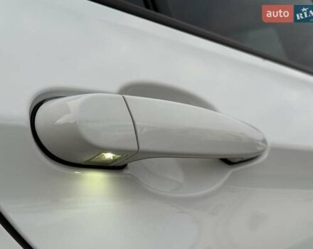 Белый БМВ 3 Серия, объемом двигателя 2 л и пробегом 157 тыс. км за 11900 $, фото 19 на Automoto.ua