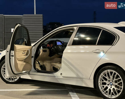 Белый БМВ 3 Серия, объемом двигателя 2 л и пробегом 243 тыс. км за 13000 $, фото 6 на Automoto.ua