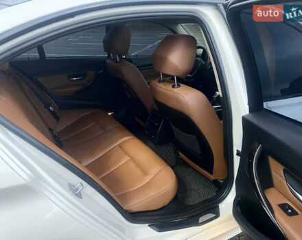 Білий БМВ 3 Серія, об'ємом двигуна 3 л та пробігом 198 тис. км за 14500 $, фото 19 на Automoto.ua