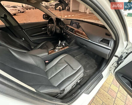 Белый БМВ 3 Серия, объемом двигателя 2 л и пробегом 204 тыс. км за 9850 $, фото 9 на Automoto.ua